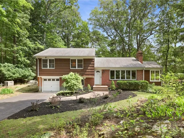 112 Lily Pond Lane, Katonah, NY 10536