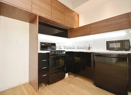 Rented by Sam Tabak | media 126