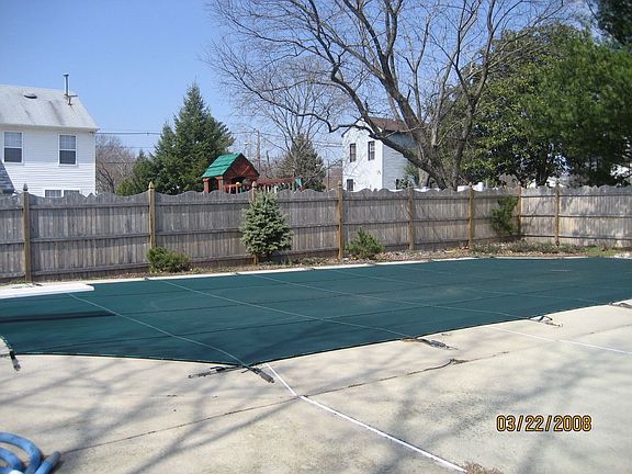 IN-GROUND POOL