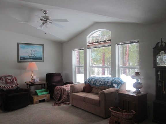4th image of 362 Pleasant Dr E