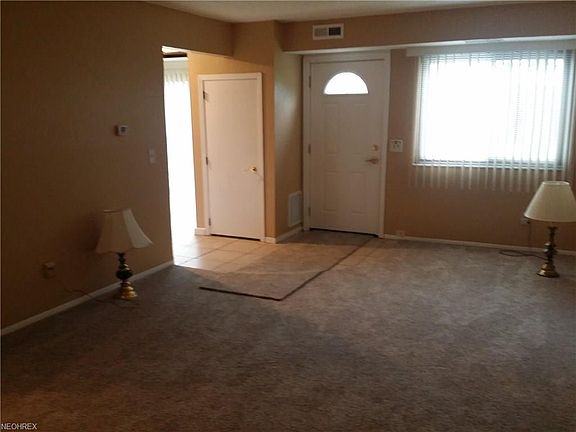 3rd image of 1246 Roundtable Ct #B10-4