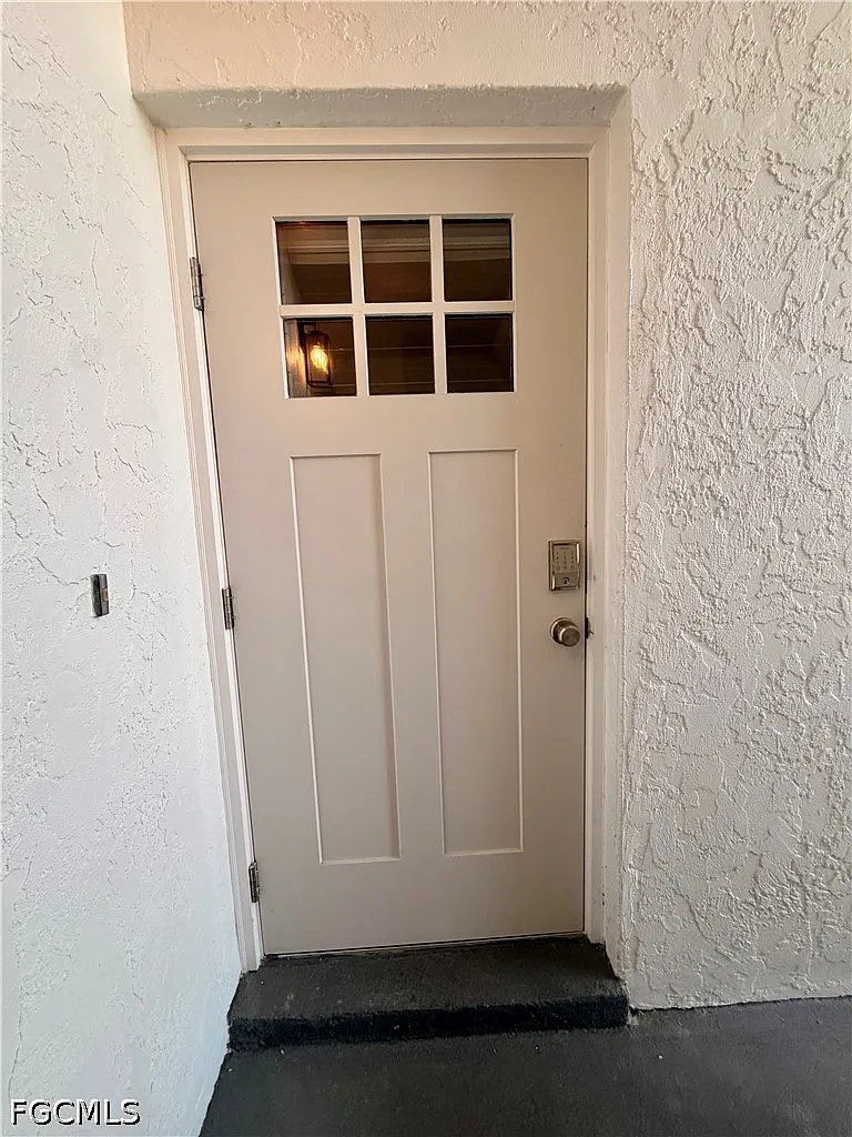 2 bed, 2.0 bath, 1094 sqft, $1,800 — Photo 2
