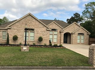 1000 Charlotte Ln, Bridge City, TX 77611