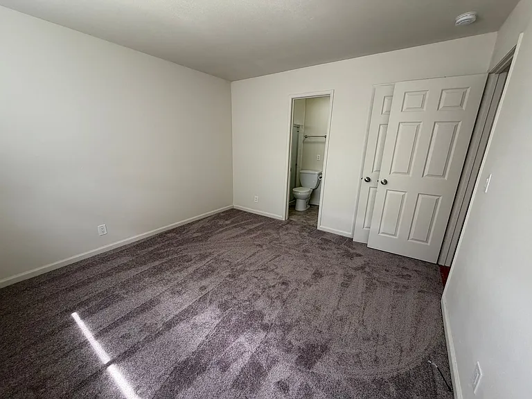 249 De Soto Dr — Photo 4