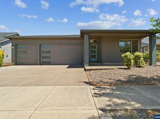 1262 Daylily St, Woodburn, OR 97071