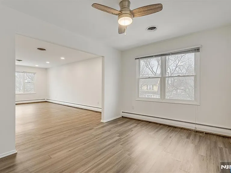 35 Field Rd — Photo 9