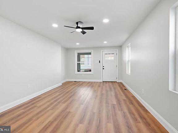 3rd image of 426 Logan St