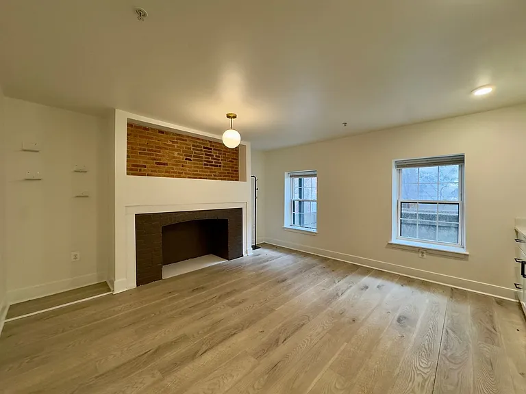 415 Saint Paul St — Photo 7