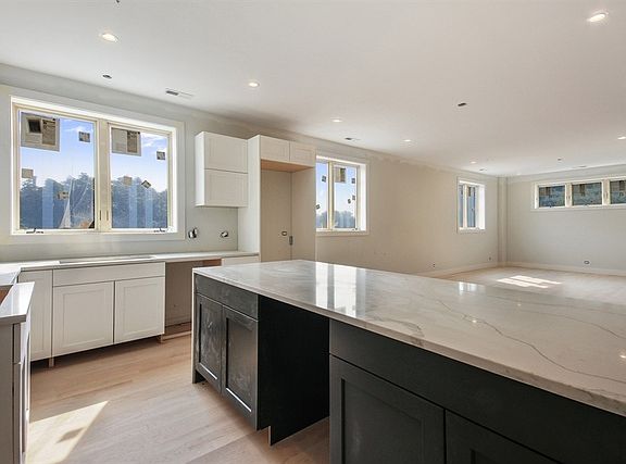 2nd image of 1441 W Carmen Ave #3E