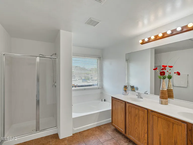 4830 S Vallecano Dr — Photo 28