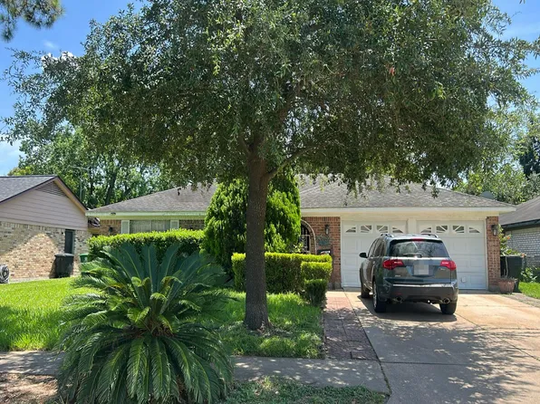 1123 Hidden Valley Dr, Houston, TX 77088