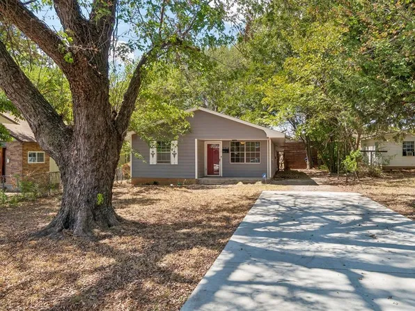 304 S 4th St, Noble, OK 73068