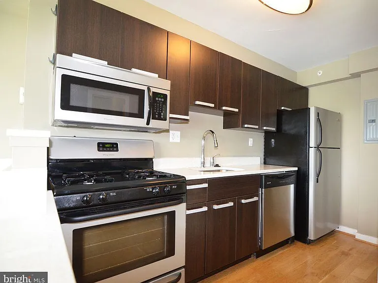 1101 3rd St SW #305 — Photo 5