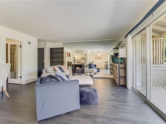 3rd image of 8718 Metcalf Ave APT 201