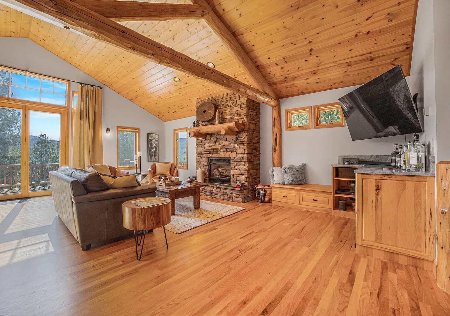 Luxury Single Family Living — Photo 2