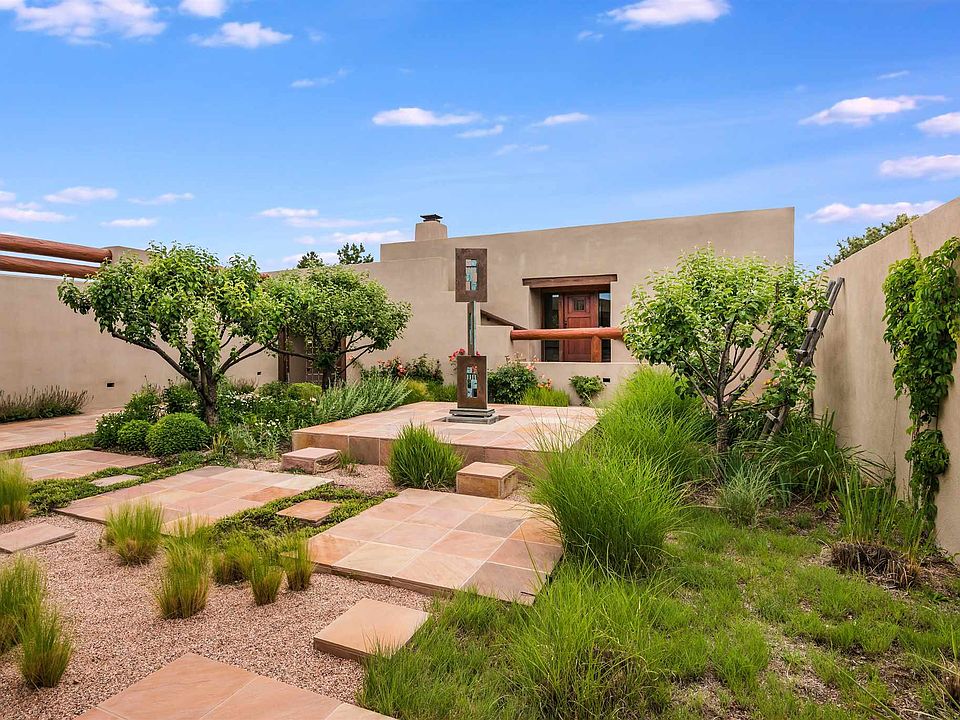 1st image of 18 Vista Hermosa