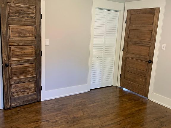 4th image of 607 N Devilliers St