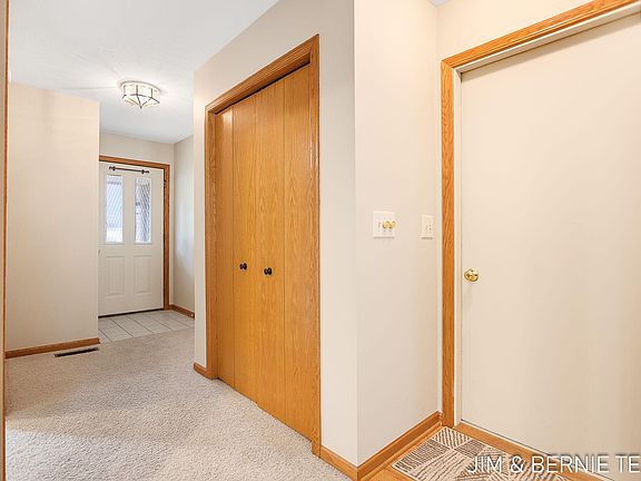 5th image of 493 Cherry Ln
