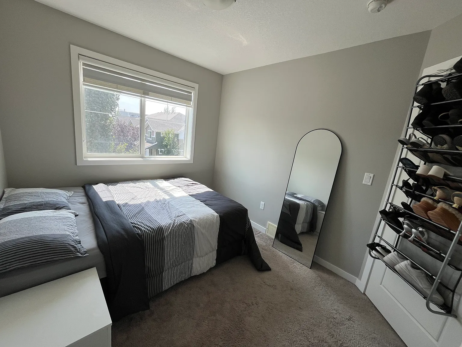 3 bed, 1000 sqft, $2,100 — Photo 4