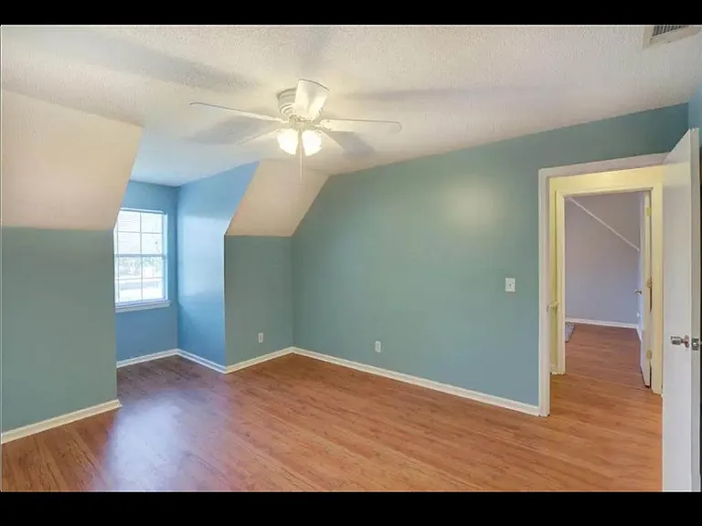2429 Riviera Dr — Photo 5