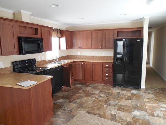 3rd image of 8 Attika St N
