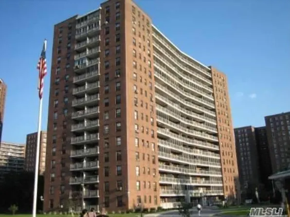 6125 98th St APT 17D, Queens, NY 11374
