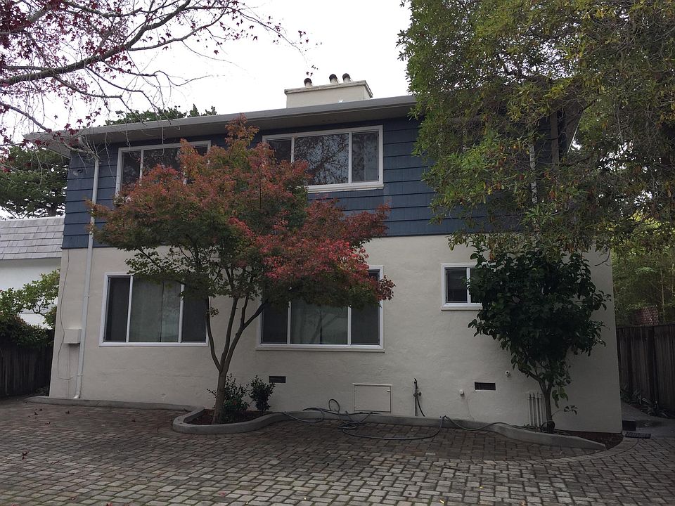 2nd image of 108 Hobart Ave APT D