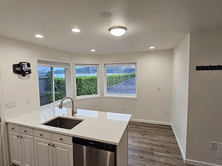 14040 Riviera Pl NE #A — Photo 4