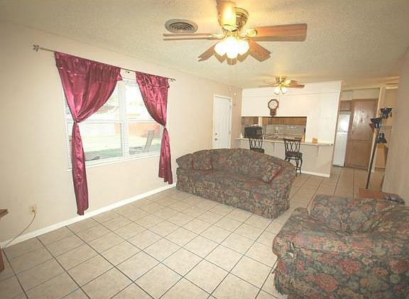 5th image of 1726 Rosewood Dr