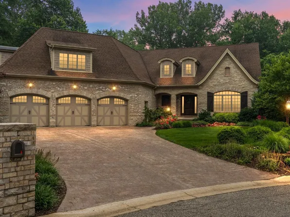 369 Canyon View Ct, Chesterton, IN 46304