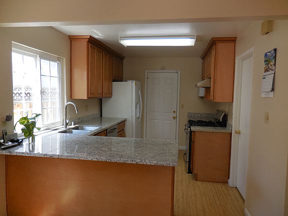 5th image of 80 Pear Blossom Ct