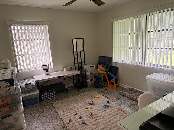 4th image of 5550 SE Normandy Avenue