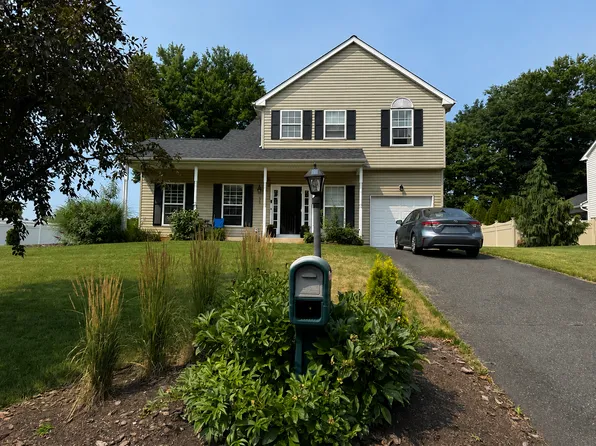 35 Lois Ln, Gilbertsville, PA 19525