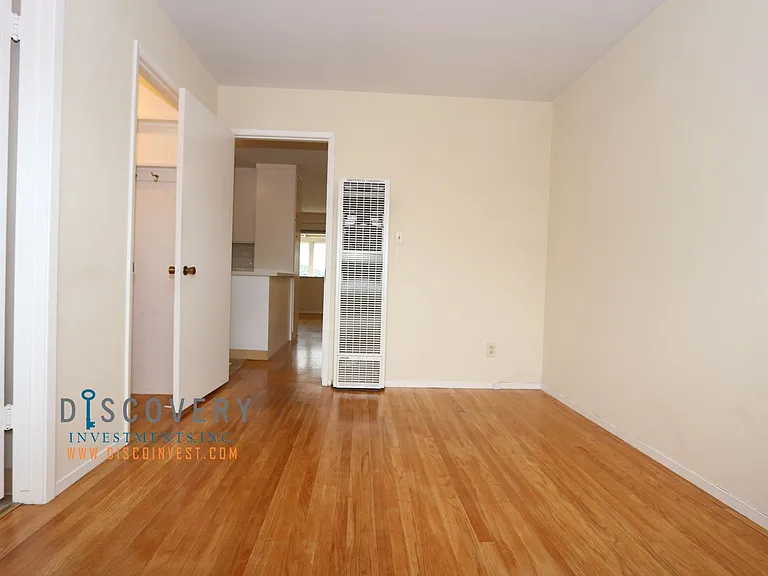Brandon St. 1730 — Photo 11