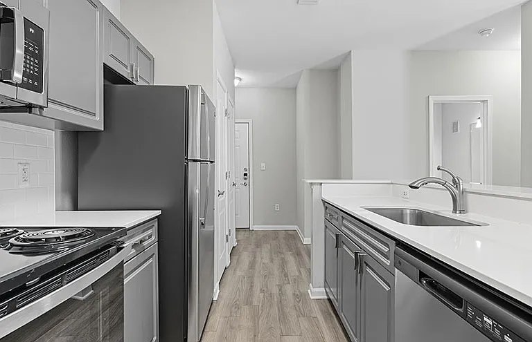 Summit Ridge Apartments — Photo 13