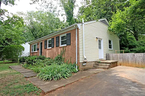 113 Stratford Ct #B Photo 1
