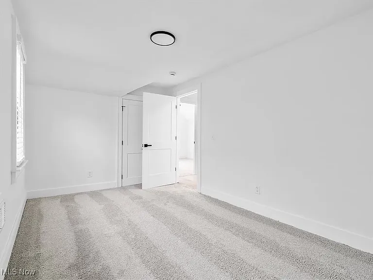 2295 Thurman Ave — Photo 29