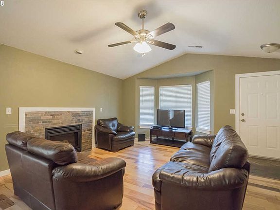 3rd image of 5107 NE 76th St