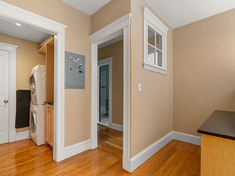 20 Egmont St #4 — Photo 8