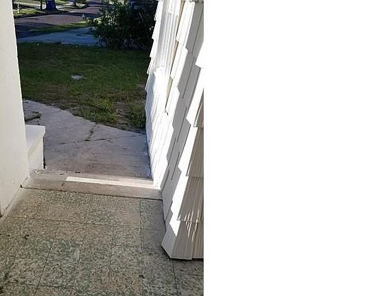 4th image of 2238 Trelain Dr S
