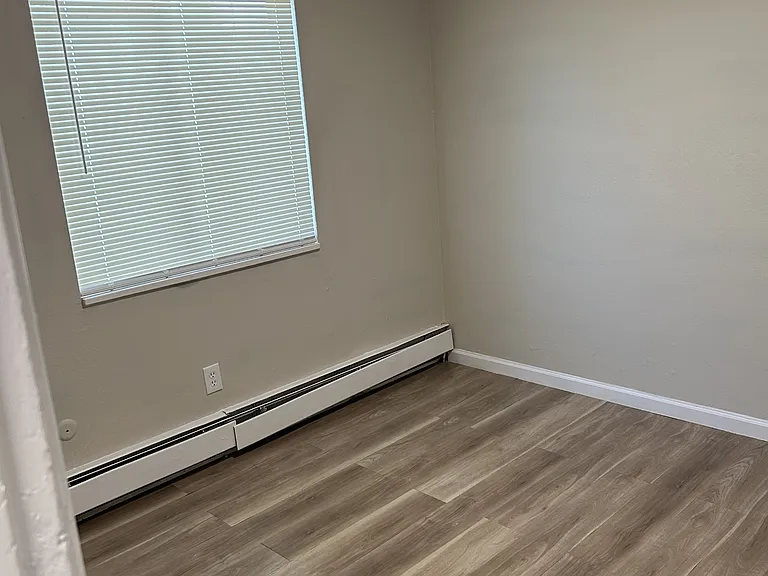 3605 S Knox Ct — Photo 10
