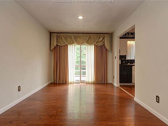 4th image of 1539 Pinewood Park