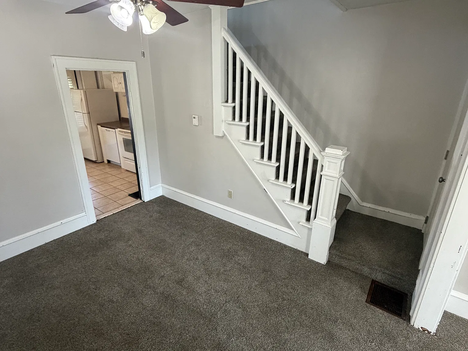 2 bed, 1200 sqft, $1,200 — Photo 3