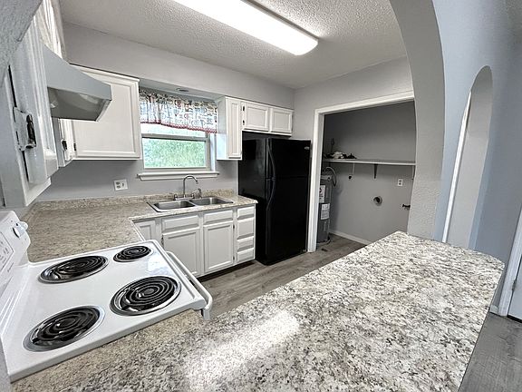 5th image of 1924 Tusa Dr APT D