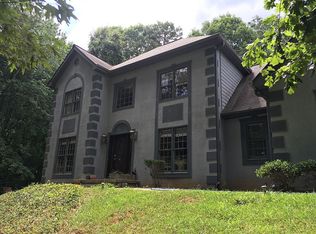 1401 Eryn Cir, Suwanee, GA