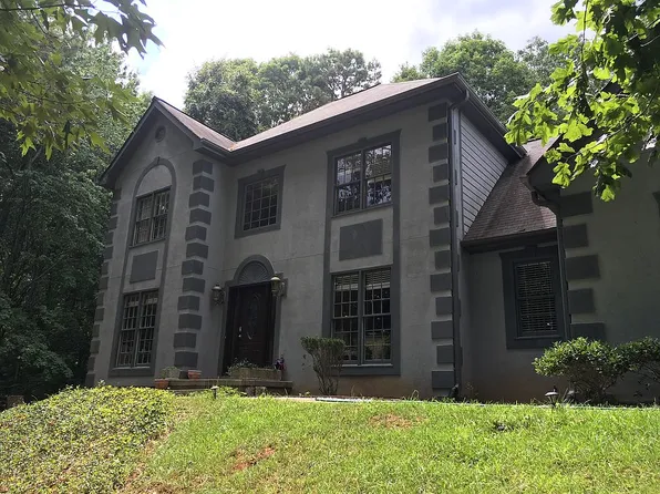 1401 Eryn Cir, Suwanee, GA 30024