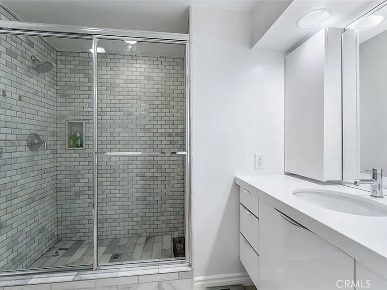 1585 S Coast Hwy #24 — Photo 18