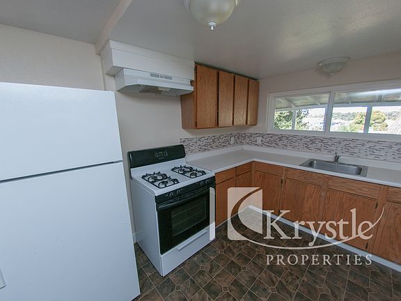 3rd image of 708 6th St #A