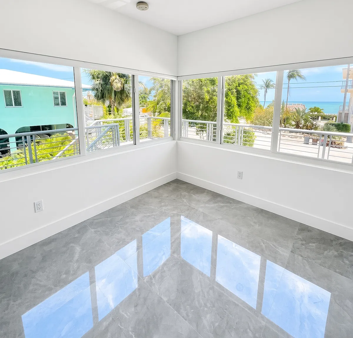 229 W Seaview Cir — Photo 3