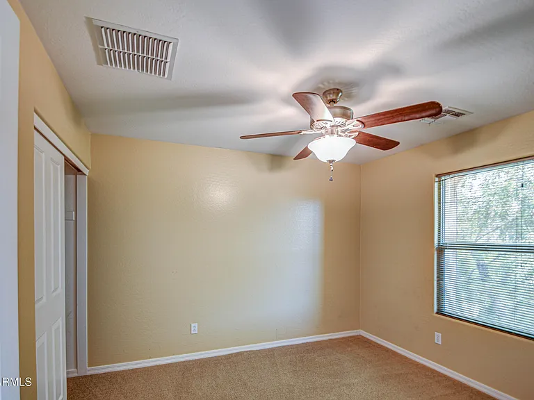3114 E Franklin Ave — Photo 43
